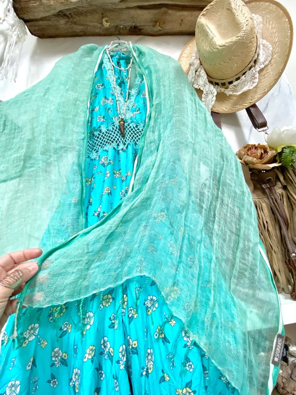 Dreamy Aqua LINEN scarf/wrap w resort vacay beach ocean vibe - Picture 9 of 15